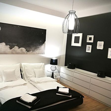 פוזנן Black&White Apartment- Wierzbowa 5 מראה חיצוני תמונה