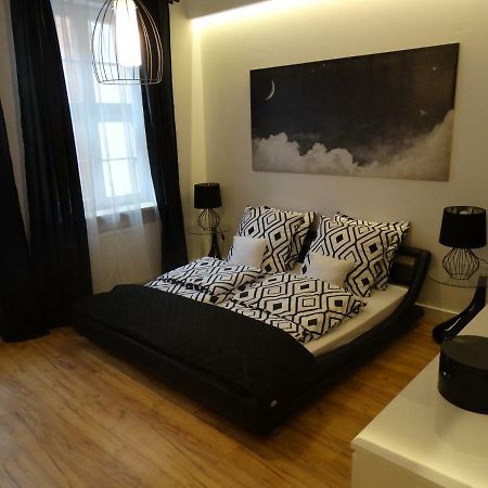 פוזנן Black&White Apartment- Wierzbowa 5 מראה חיצוני תמונה