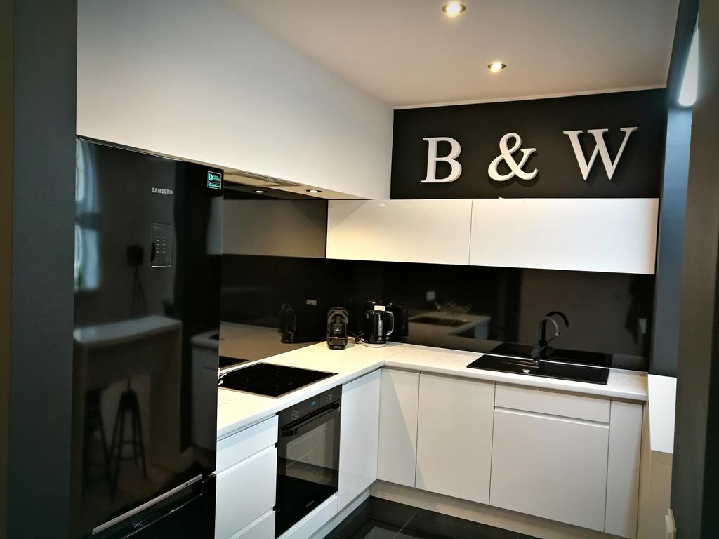 פוזנן Black&White Apartment- Wierzbowa 5 מראה חיצוני תמונה