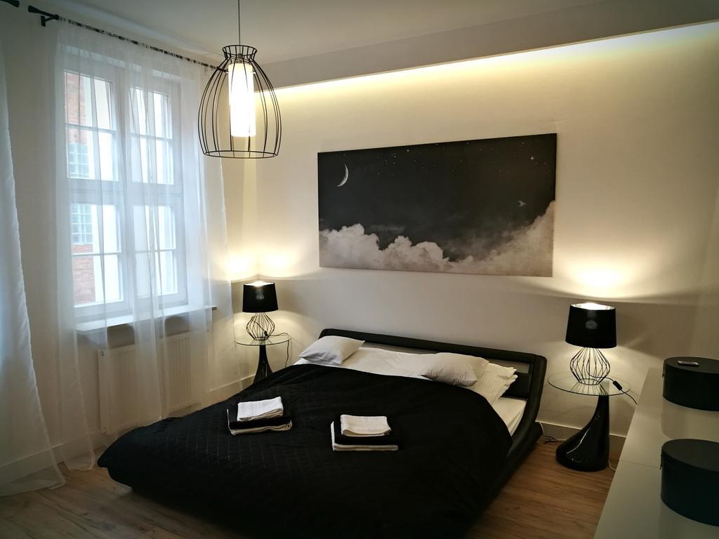 פוזנן Black&White Apartment- Wierzbowa 5 מראה חיצוני תמונה