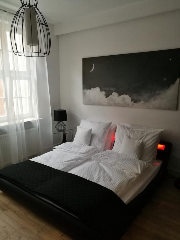 פוזנן Black&White Apartment- Wierzbowa 5 מראה חיצוני תמונה