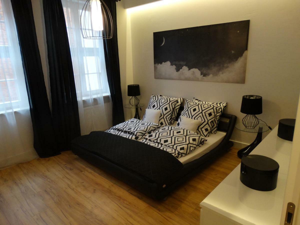 פוזנן Black&White Apartment- Wierzbowa 5 מראה חיצוני תמונה