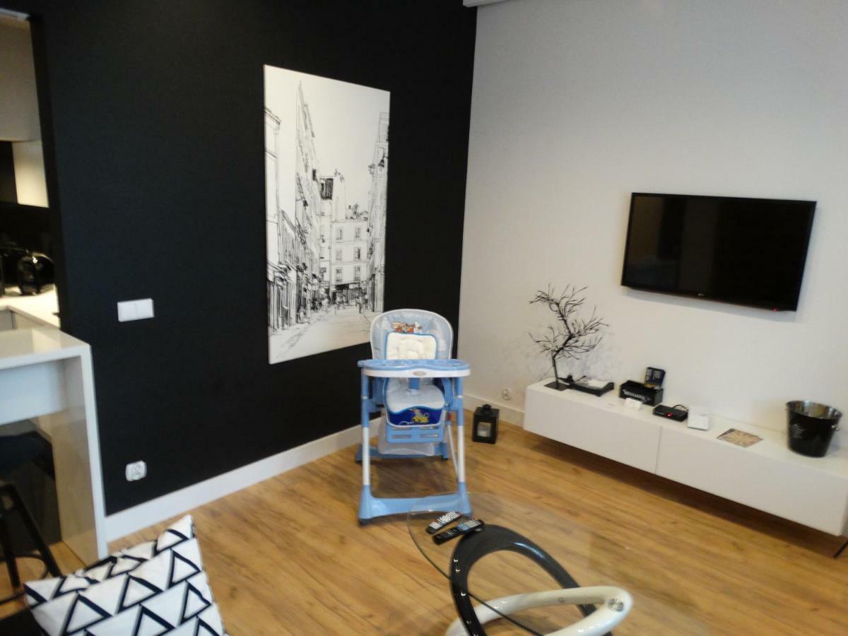 פוזנן Black&White Apartment- Wierzbowa 5 מראה חיצוני תמונה